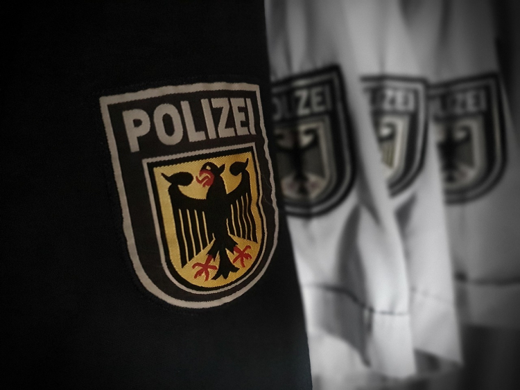 Polizeiskandal in Bonn - VerdÃ¤chtigungen und Ermittlungen gegen jungen Beamten