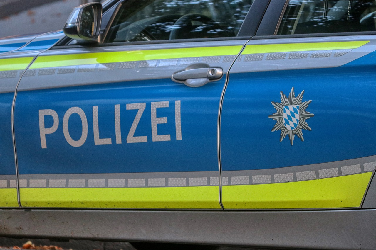 Tausende feiern Rosenmontag in Bonn â Polizei meldet mehrere VorfÃ¤lle